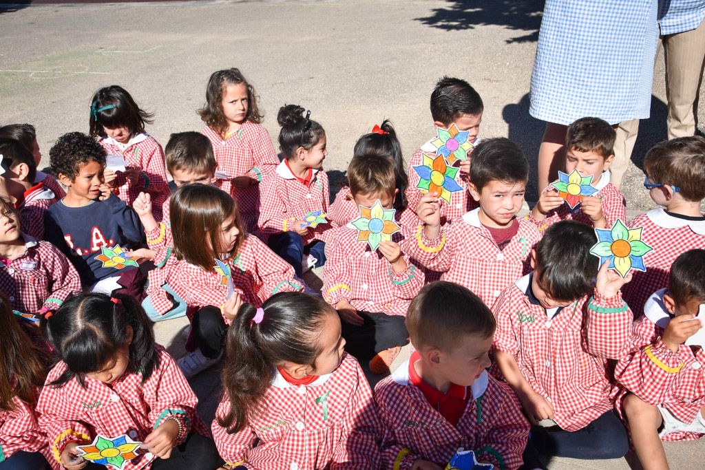ofrenda virgen caritas patio_019