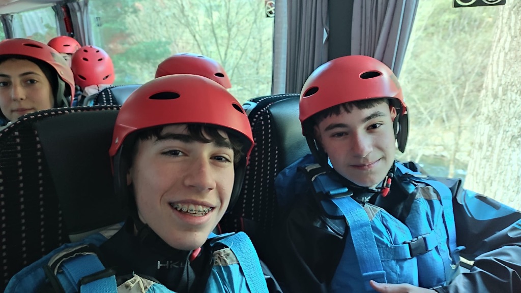 826b46f1-ae71-44f9-b69a-4130c965b8f7