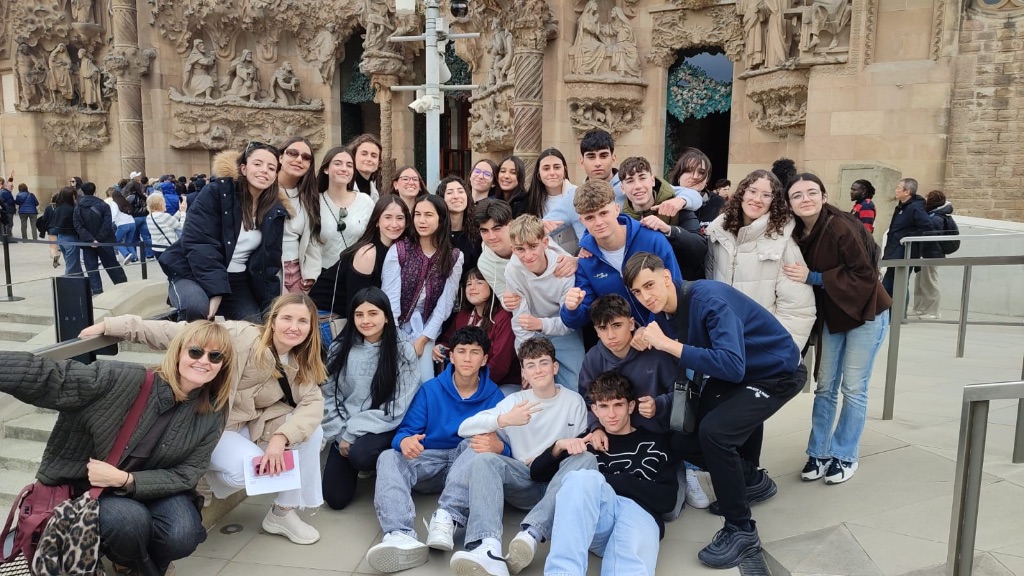 8af1aff7-8ab0-4352-95f1-ad8b11813f2f