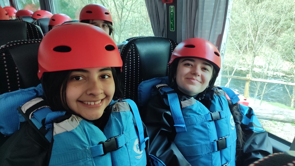 f42082ff-fbb0-4b25-8cec-4a608cba001a